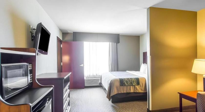 Comfort Inn & Suites Мэдисонвилл Экстерьер фото