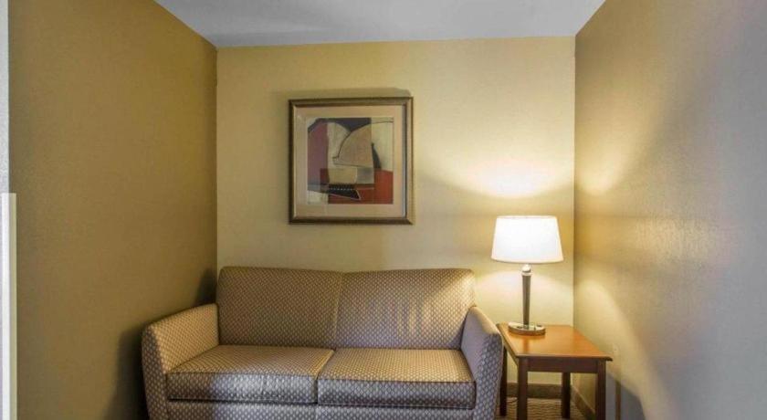 Comfort Inn & Suites Мэдисонвилл Экстерьер фото
