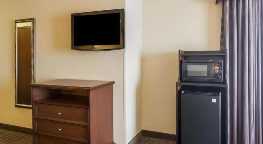 Comfort Inn & Suites Мэдисонвилл Экстерьер фото